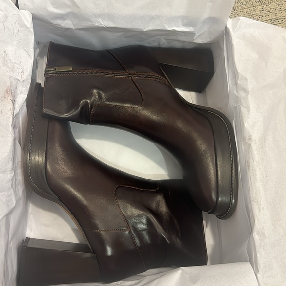 Bobbie’s of Paris Marnie Ankle Boots - Picture 3 of 7